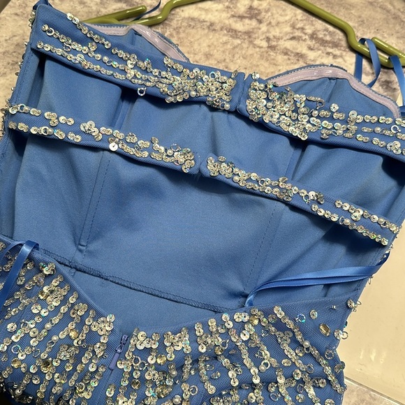 Sean Collection ballgown sleeveless dress. Size 4. - Picture 7 of 10